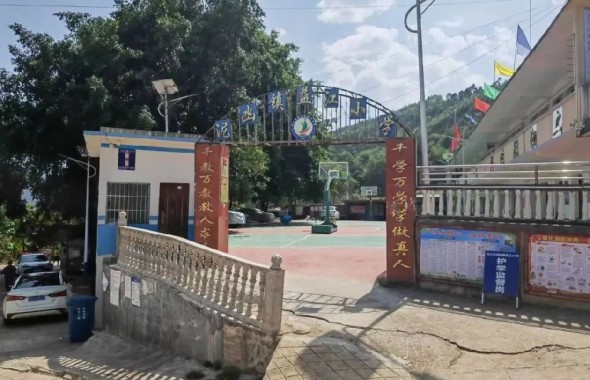 我為群眾辦實(shí)事丨校園修繕換新顏，愛(ài)心助力暖童心